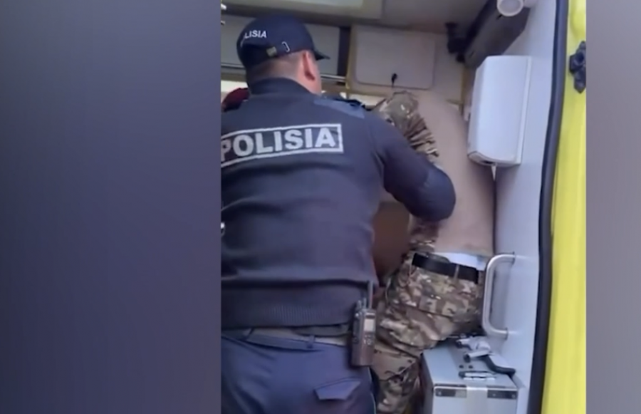 Атырауда полиция формасын киген мас жүргізуші ұсталды