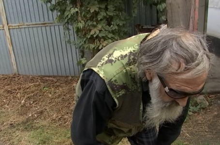 Алматы тұрғындары 60 жастағы көршісінің ессіз әрекетінен шошып отыр