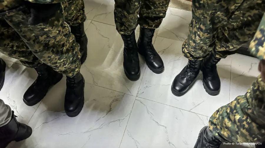 Алматыда сарбаз әскери бөлімнің үшінші қабатынан секіріп кетті