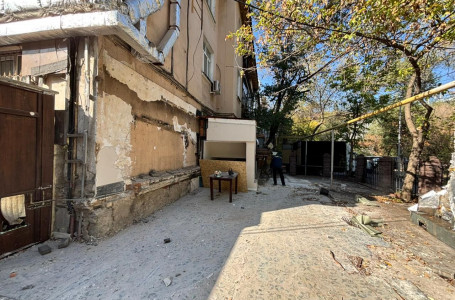 Алматыда заңсыз салынған тағы бір нысан сүрілді