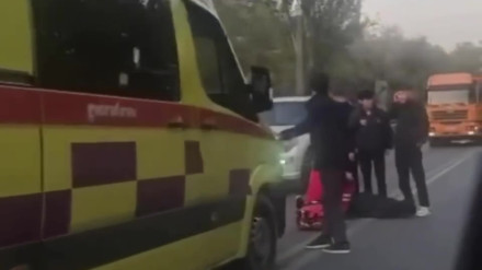 Алматыда жедел жәрдем көлігі жасөспірімді қағып кетті