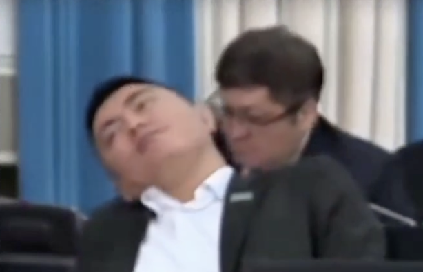 Депутат Дәулет Мұқаев Үкімет сағатындағы әрекетіне қатысты пікір білдірді