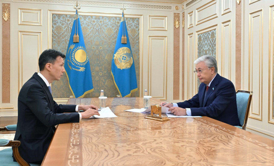 “Уран тапшылығы сезілуі ықтимал“: Тоқаев “Қазатомөнеркәсіп“ басқарма төрағасын қабылдады