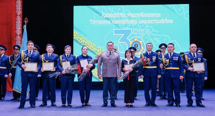 Атырауда Төтенше жағдайлар министрлігінің 30 жылдығы мен құтқарушылардың кәсіби мерекесі аталып өтті