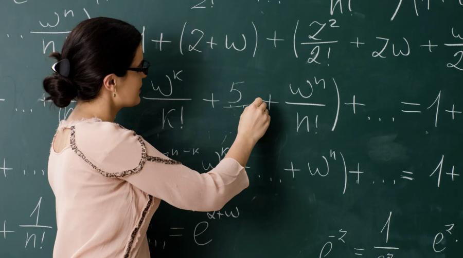 Ақтауда педагог ұстанымы үшін жұмыстан заңсыз қуылғанын айтты