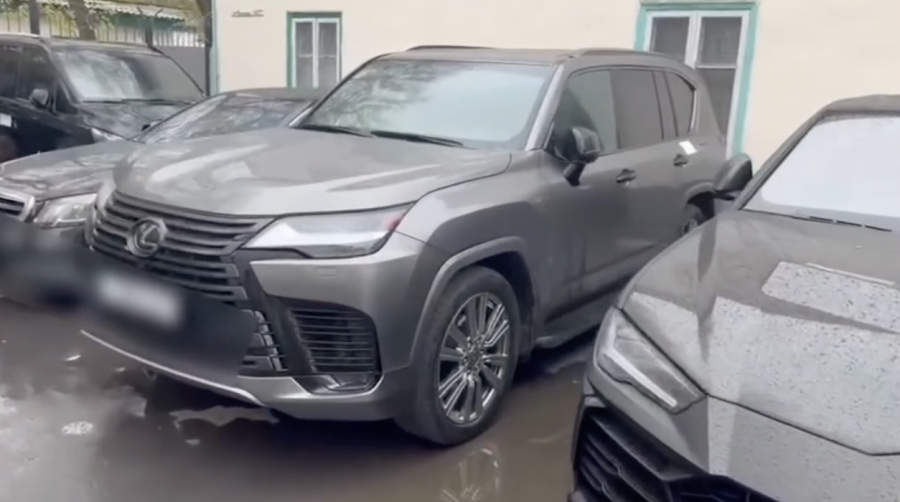 Lamborghini, Mercedes, асыл тұқымды жылқылар: депутат бюджет қаржысын жымқырды деген күдікке ілінді