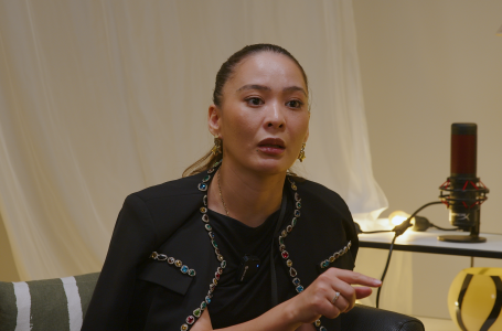 “Он жыл бойы солай өмір сүргеніме таңғаламын“. Әнші Индира Елемес өз шындығын айтты