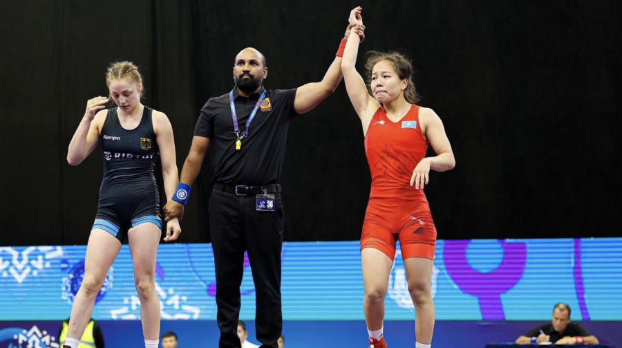 Мемлекет басшысы күрестен жеңімпаз атанған Шұғыла Өмірбекті құттықтады