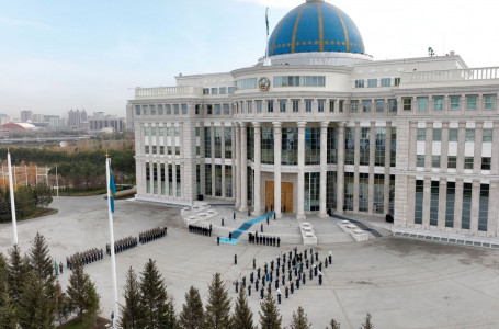 Президент Мемлекеттік ту көтеру рәсіміне қатысты