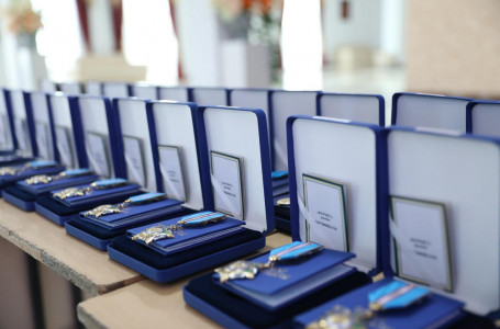 Республика күніне орай ақтөбеліктерге мемлекеттік наградалар табысталды