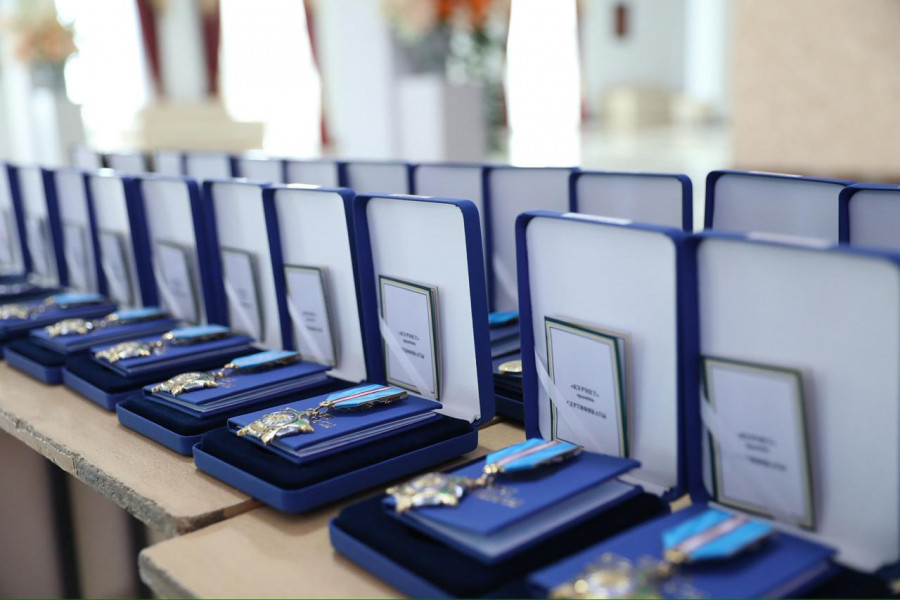 Республика күніне орай ақтөбеліктерге мемлекеттік наградалар табысталды