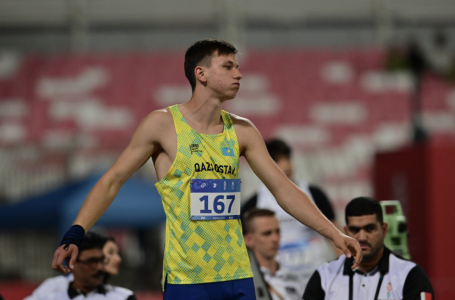 Рекорд жаңартты: Максим Сажнев жасөспірімдер Азиадасының чемпионы атанды 