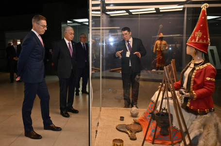 Тоқаев пен Стубб Ұлттық музейге барды