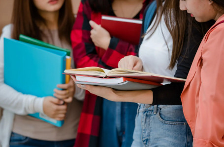 “Елімізде білім алатын шетелдік студенттер санын 100 мыңға жеткізу көзделіп отыр“ - Тоқаев