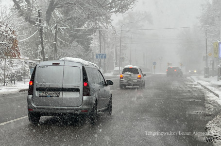 Алматыда түні бойы қар жауып, 17 жол апаты болды