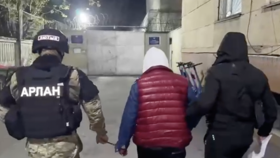 10 млн теңге сұраған: блогер Шымкент әкімдігі қызметкерін бопсалаған