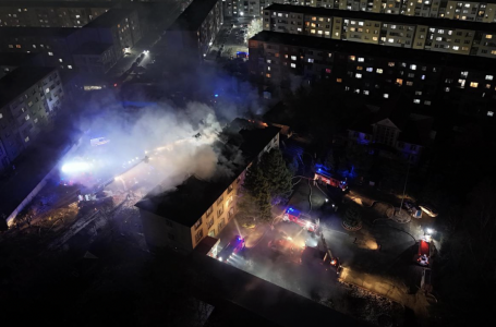 Алматы әкімі Дархан Сатыбалды балалар үйінің аумағындағы өрт шыққан жерге барды