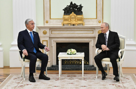 Тоқаев Путинмен екі сағатқа жуық жүзбе-жүз әңгімеде не талқыланғанын айтты