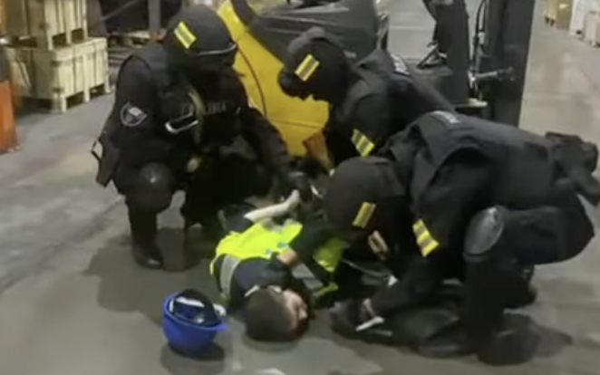 Алматы әуежайында қымбат телефондар ұрланған 