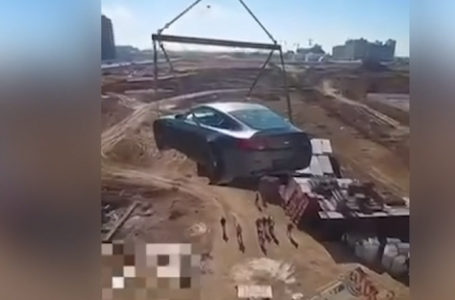 Шымкентте жігіт қымбат көлігін көпқабатты үйдің төбесіне шығарып дрифт жасаған