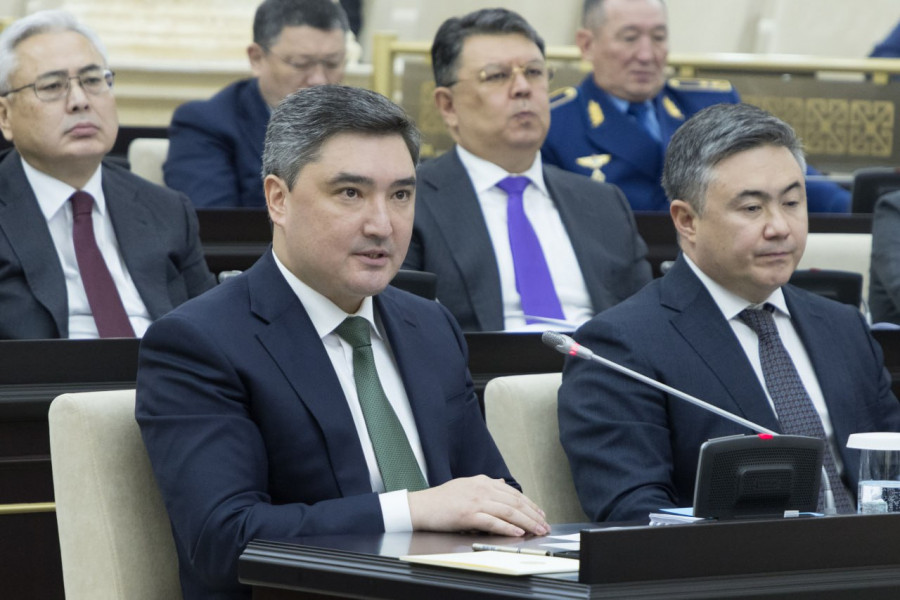 “Жұмыс істей алатын адам істеуі қажет, мемлекет оларды асырамайды“ - премьер-министр Бектенов