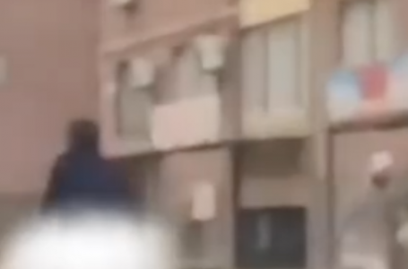 Атырауда жалаңаш жүрген ер адам ұсталды