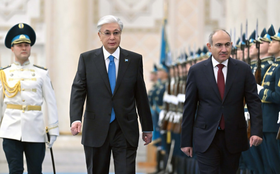 Тоқаев Ақордада Армения премьер-министрі Пашинянды қарсы алды