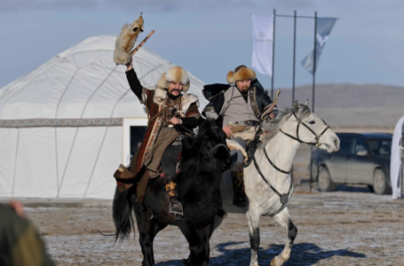 Абай облысында “Абай салбурыны – 2025“ республикалық құсбегілер турнирі өтті