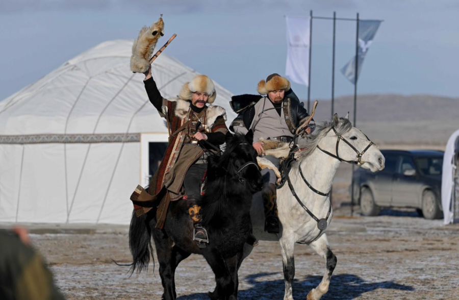 Абай облысында “Абай салбурыны – 2025“ республикалық құсбегілер турнирі өтті