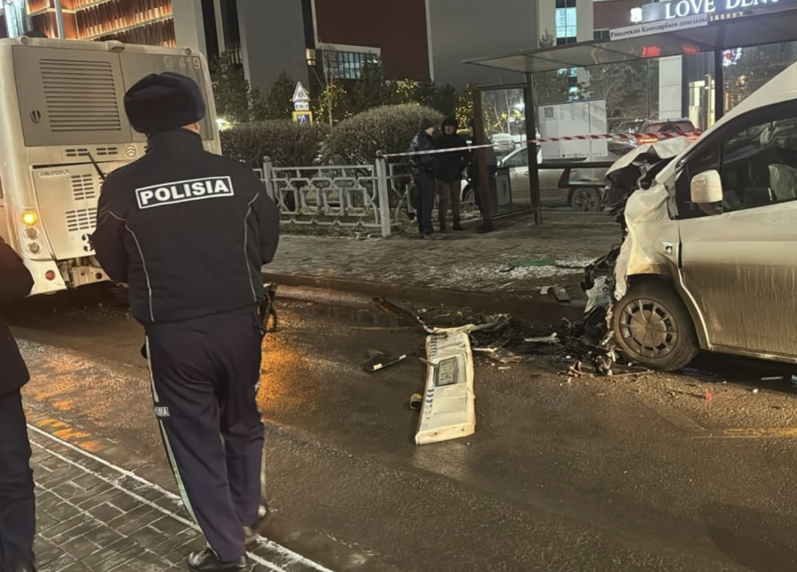Астанада екі автобус жол апатына ұшырап, бір адам көз жұмды