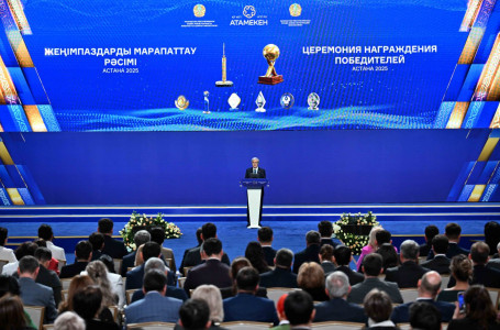 “Кәсіпкерлер бюрократия азайғанын сезінуге тиіс, бұл өткеннің еншісінде қалуы керек“ - Тоқаев