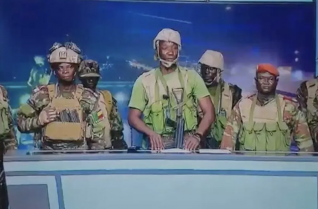 Бенинде әскерилер тобы билікті басып алғанын айтты