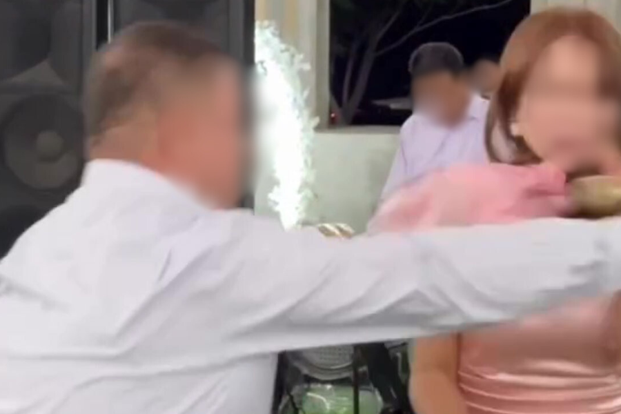 Түркістан облысында тойда әншіні бұрынғы қайын атасы соққыға жыққан: сот үкімі шықты