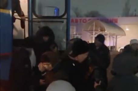 Қарағанды облысында автобус жол апатына түсті: 48 адам эвакуацияланды