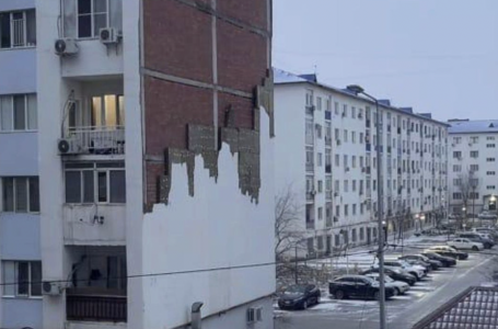 Шатырлар опырылып, электр сымдары үзілді: Атырауда дауыл соқты