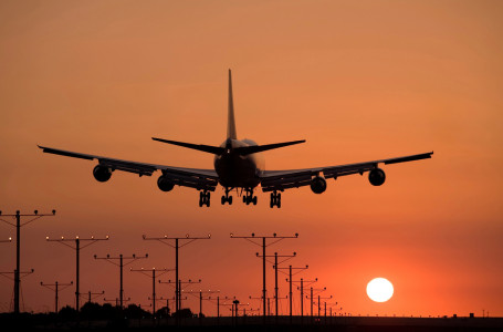 Түтін шыққан: Air Astana ұшағы Алматы әуежайына шұғыл қонды