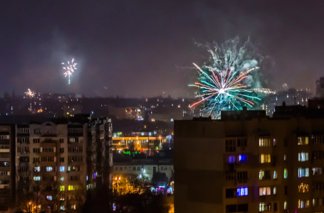 “Жыл сайын ондаған бала зардап шегеді“. Министрлік отшашуға қатысты ескерту жасады