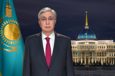 Тоқаев қазақстандықтарды Жаңа жылмен құттықтады