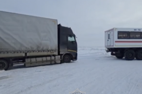 Ақтөбеде жүргізуші ауыр жүкпен қар құрсауында қалған