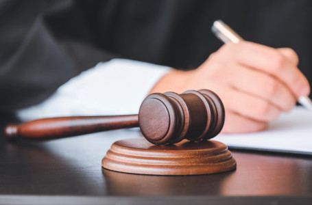 Павлодарда түзеу мекемесінің бастығы сотталды