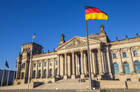 Германияда әрбір бесіншісі тұрғын елден көшіп кеткісі келеді