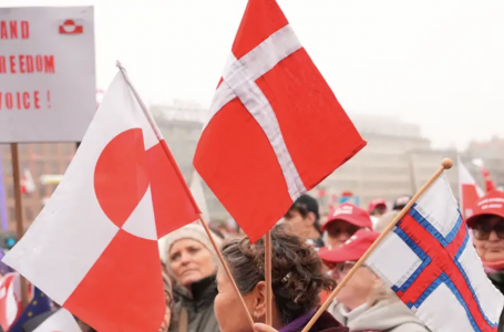 “Қолыңды тарт!“ Данияда жаппай наразылық өтті