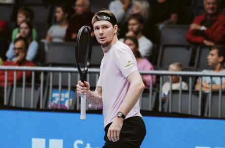 Александр Бублик қарсыласын ойсырата жеңді