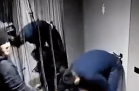 Тағы да жантүршігерлік төбелес: Атырауда болған оқиға видеоға түсіп қалды