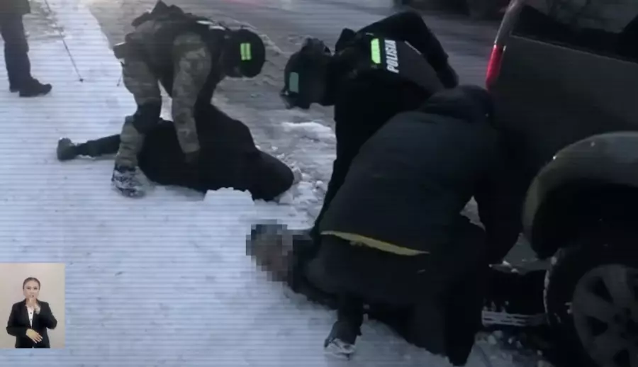 Қысым көрсетіп, қорқытып несие алғызған: бірнеше өңірде ірі қылмыс ашылды