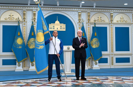 Тоқаев Қысқы Олимпиада алдында спортшыларға Ту тапсырды