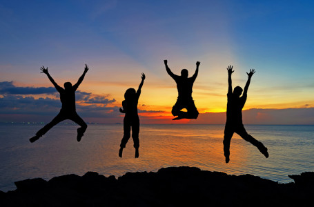 Бақыт деңгейін арттырудың ғылыми дәлелденген бес тәсілі аталды