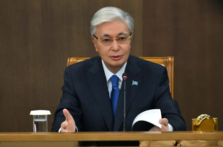 “Босаңсуға болмайды“. Тоқаев Қаржылық мониторинг агенттігінде жиын өткізді