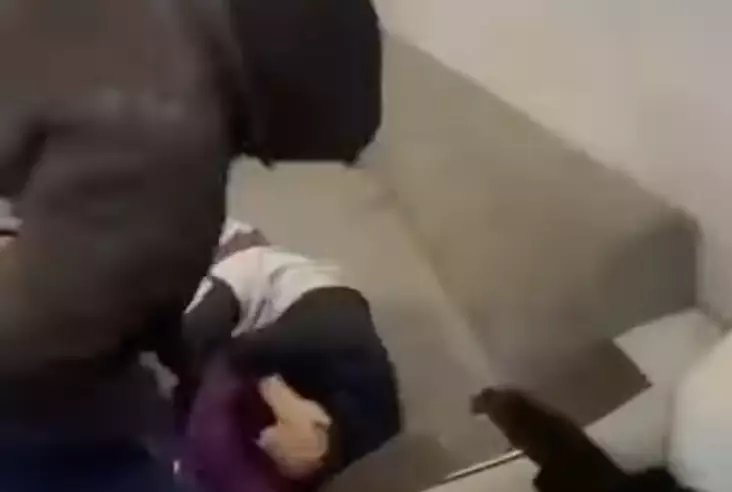 Үйге басып кіріп, иелеріне күш қолданып, қорқытқан: Алматыда бір топ адам ұсталды