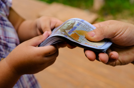 Қазақстандық балаларға Ұлттық қордан 130 доллар түсті